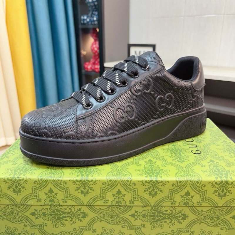 G*u*i casual shoes